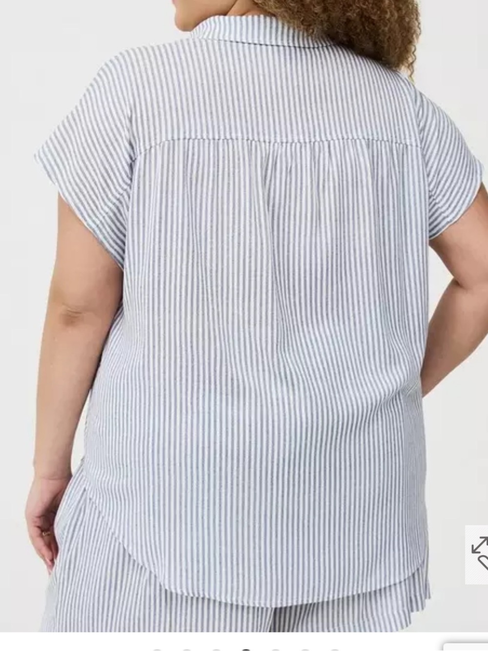 torrid size 2 (18/20) Blue and White Striped Crinkle Gauze Tunic
